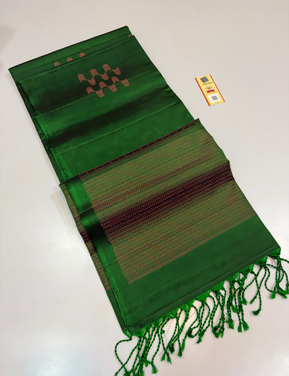 Borderless Leaf Green Neam Jari Putta Weaves Handloom Pure Soft Silk Saree with Silk Mark