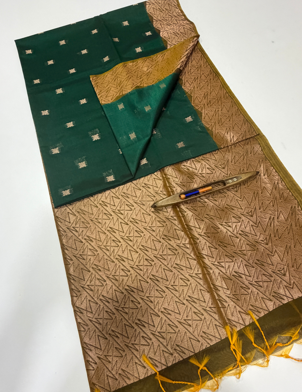 Handloom Bottle Green Pure Silk Cotton Saree with Turning Border | Meganthi Green Pallu & Blouse
