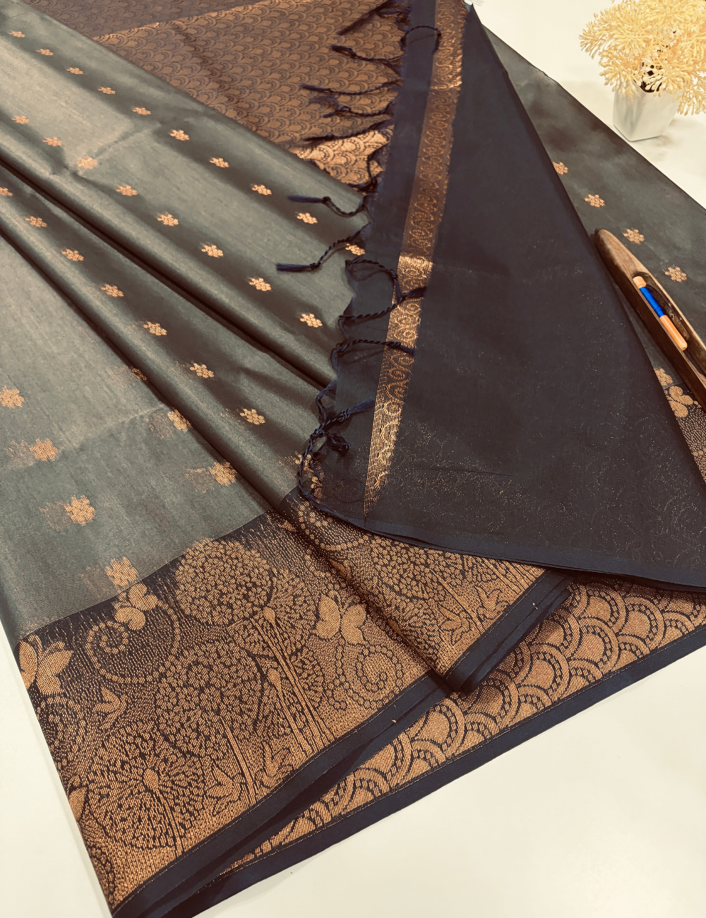 Handloom Grey Pure Silk Cotton Saree with Turning Border | Brown Pallu & Blouse