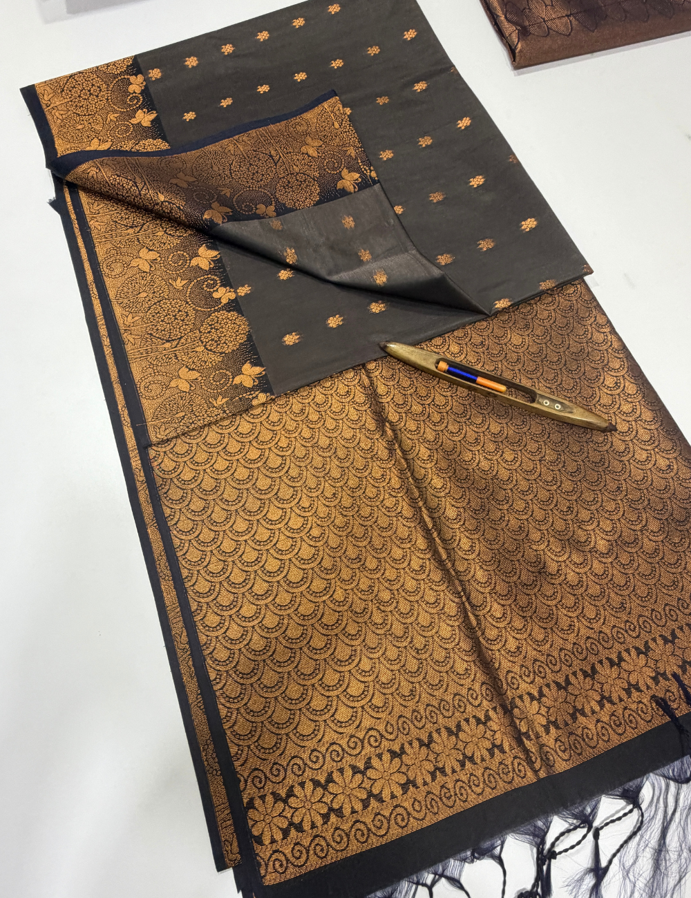 Handloom Grey Pure Silk Cotton Saree with Turning Border | Brown Pallu & Blouse
