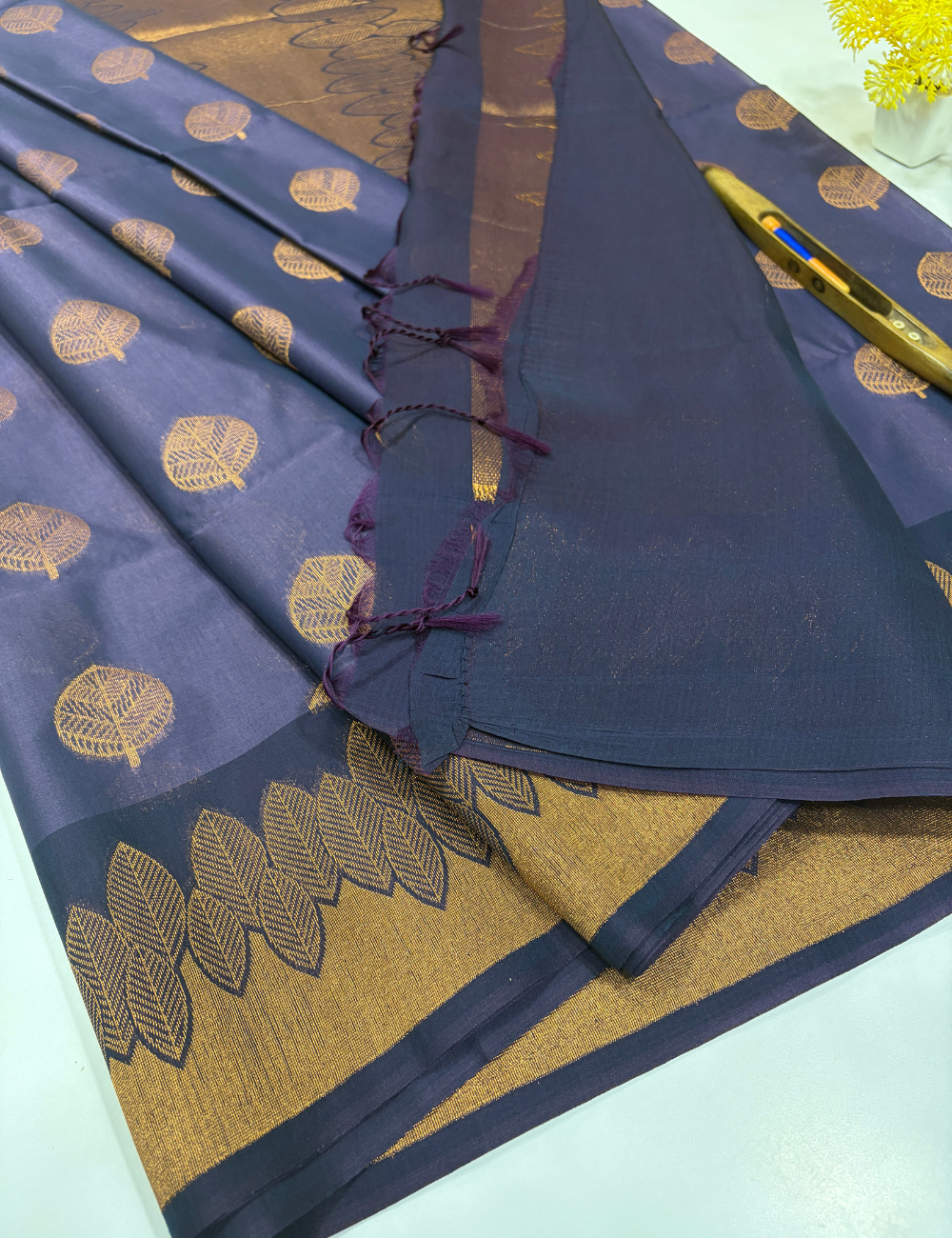 Handloom Light Purple Pure Silk Cotton Saree with Turning Border | Dark Blue Pallu & Blouse