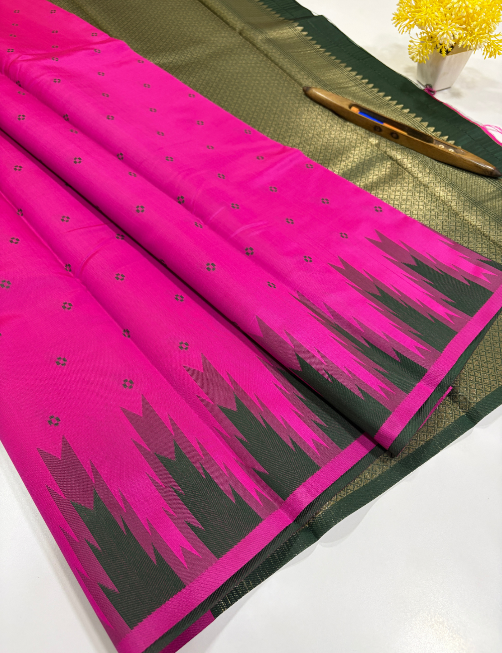 Beautiful Candy Pink Semi Soft Silk Saree with Bottle Green Temple Border | Thread Weaving Rich Pallu & Traditional Buttas