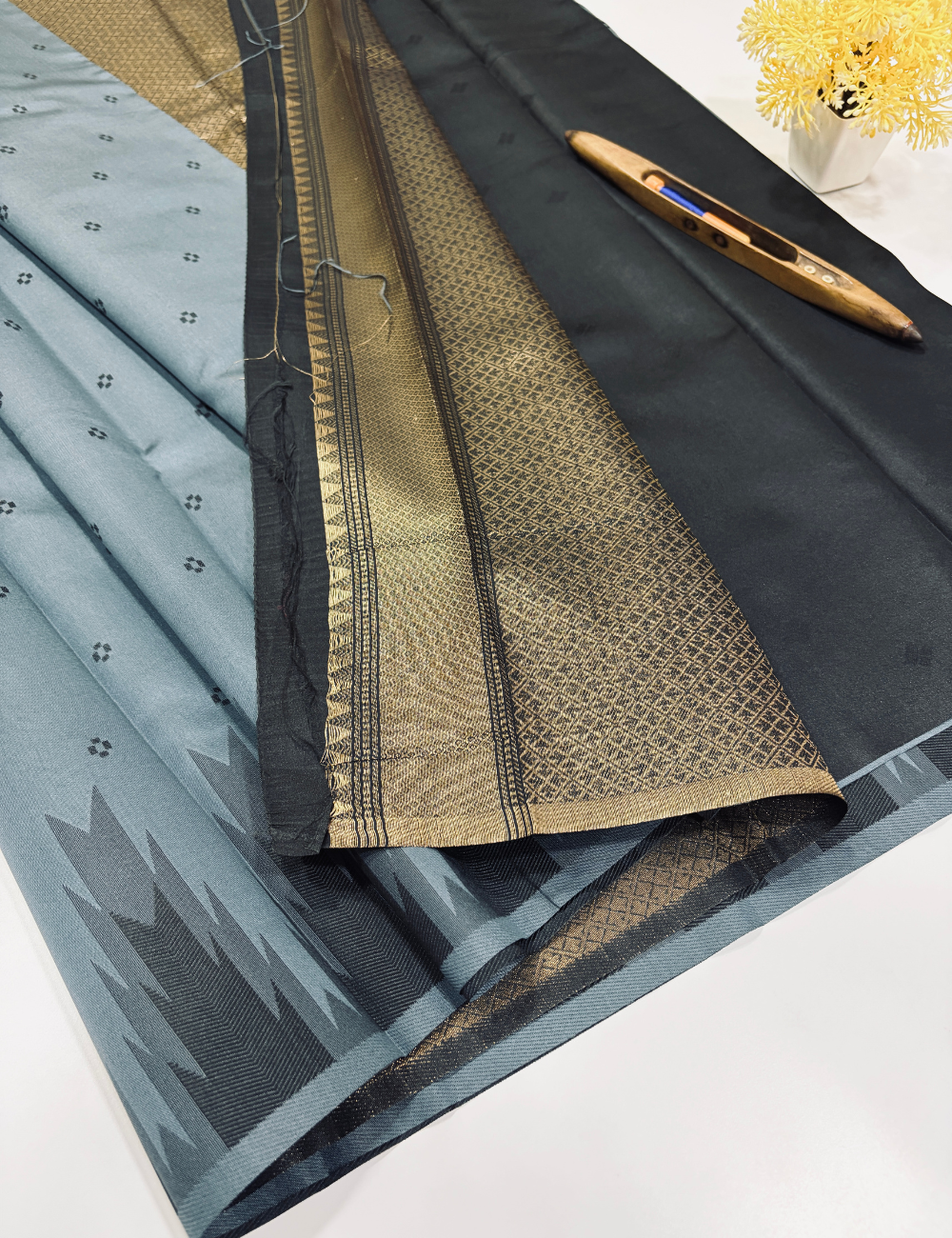 Elegant Grey Semi Soft Silk Saree with Bottle Green Temple Border | Thread Weaving Rich Pallu & Traditional Buttas