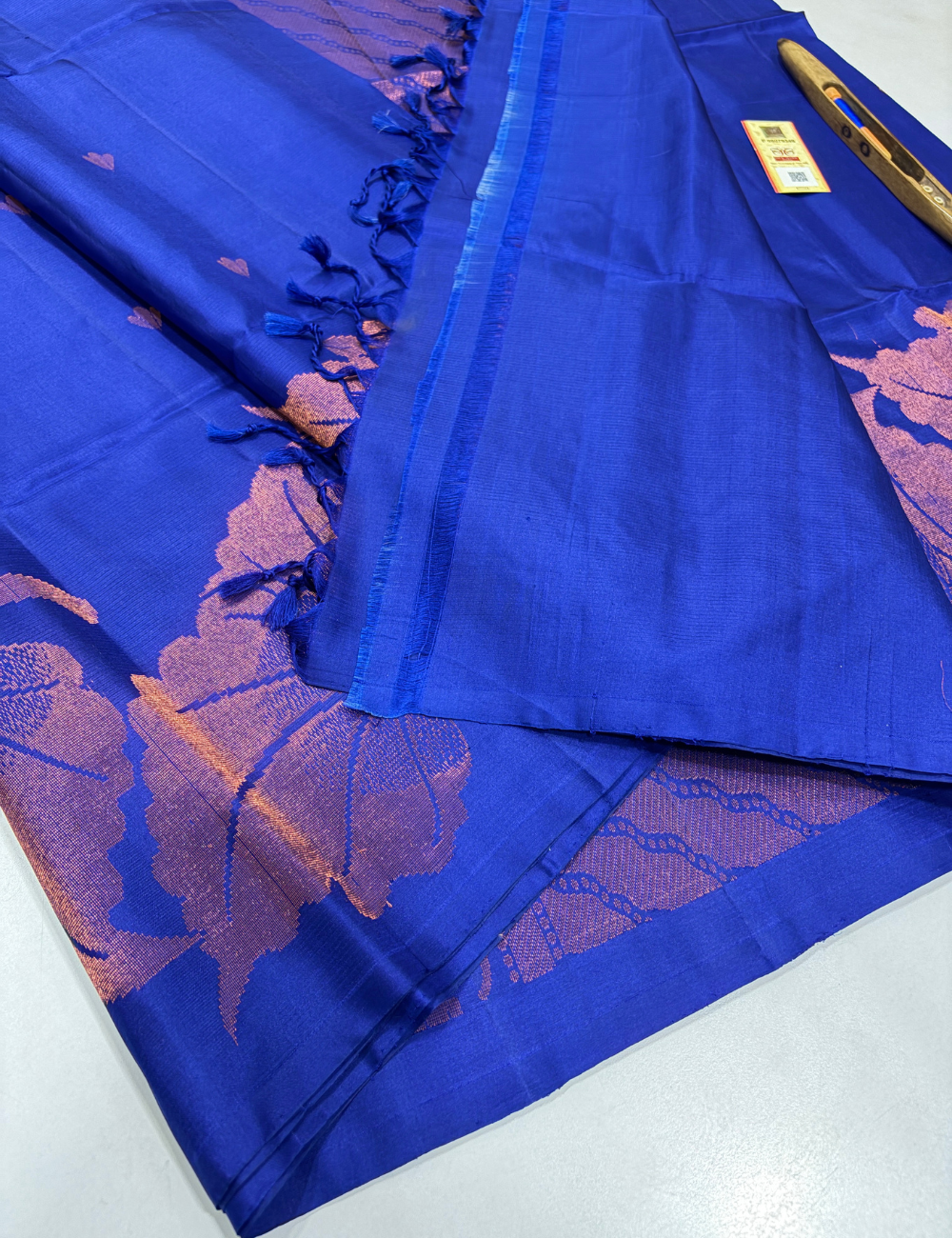 Royal Blue Handloom Pure Soft Silk Saree with Grand Floral Border | Rich Self Pallu & Blouse | Silk Mark Certified