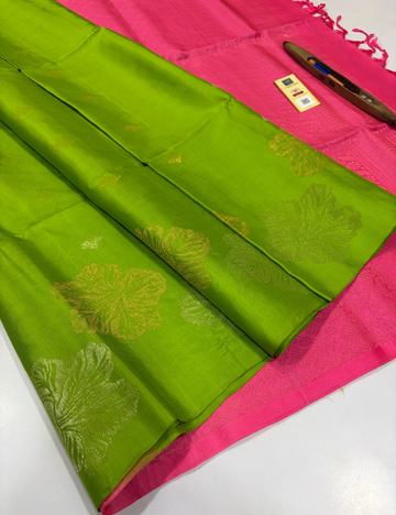 Parrot Green Handloom Pure Soft Silk Saree with Contrast Pink Pallu & Blouse | Elegant Floral Weaving | Silk Mark Certified