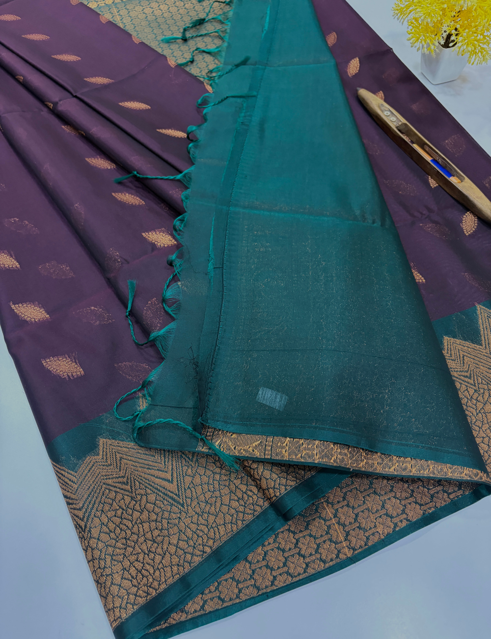 Handloom Naval Fruit Colour Pure Silk Cotton Saree with Turning Border | Bottle Green Pallu & Blouse