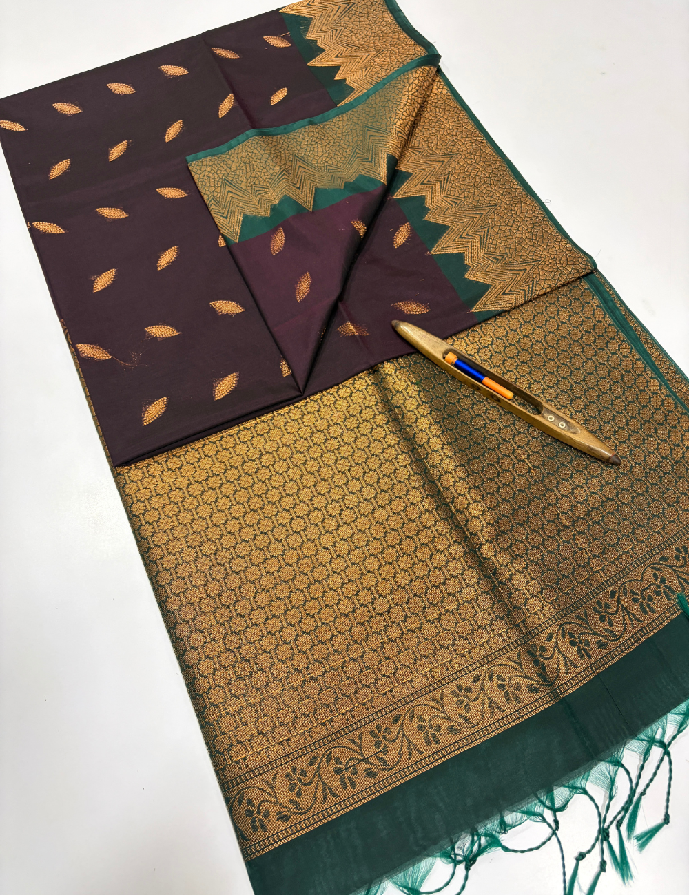 Handloom Naval Fruit Colour Pure Silk Cotton Saree with Turning Border | Bottle Green Pallu & Blouse