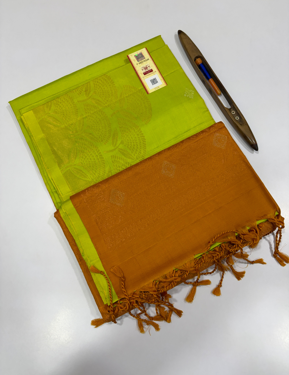 Sneha Green Handloom Pure Soft Silk Saree with Golden Mustard Pallu & Blouse | Elegant Turning Border | Silk Mark Certified